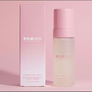 KylieSkin foaming face wash cleanse+Nourish 5oz